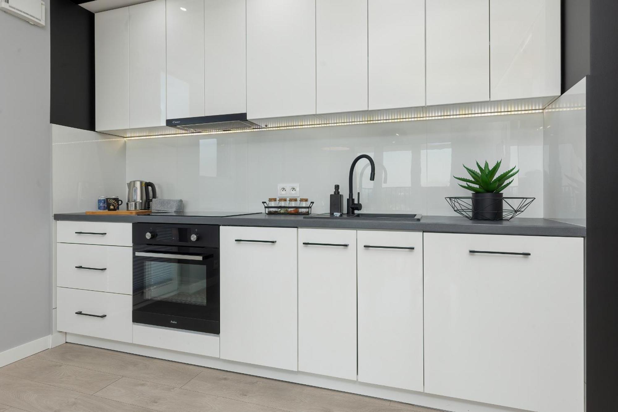 Podgorze Lipska Pet-Friendly Apartment With Balcony And Parking By Renters Prestige Krakau Buitenkant foto