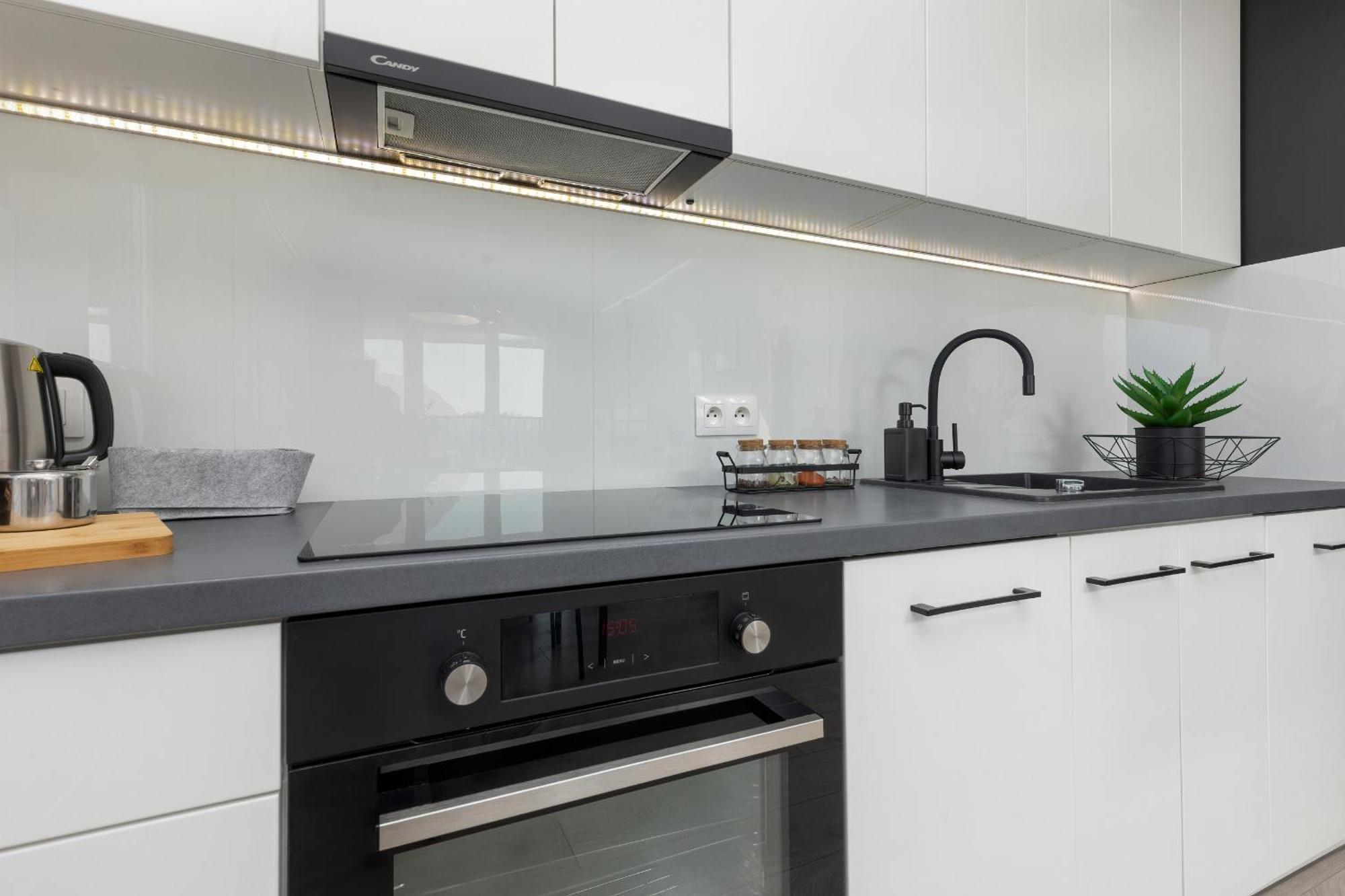 Podgorze Lipska Pet-Friendly Apartment With Balcony And Parking By Renters Prestige Krakau Buitenkant foto